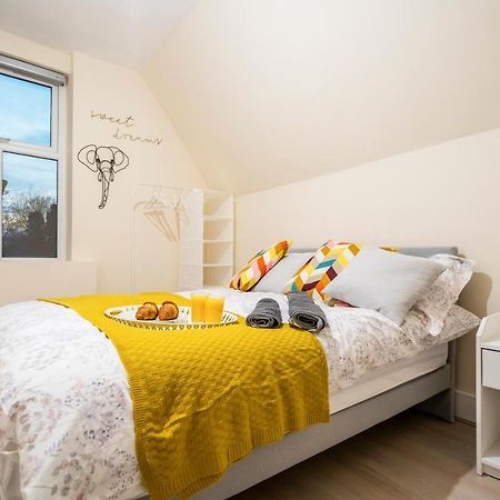 Deluxe 2-Bedroom Flat With Free Parking 伯明翰 外观 照片