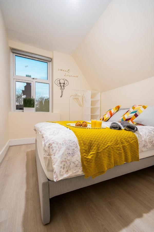 Deluxe 2-Bedroom Flat With Free Parking 伯明翰 外观 照片